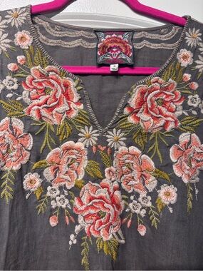 Johnny Was JWLA Gray Linen Tunic with Pink and Coral Floral Embroidery